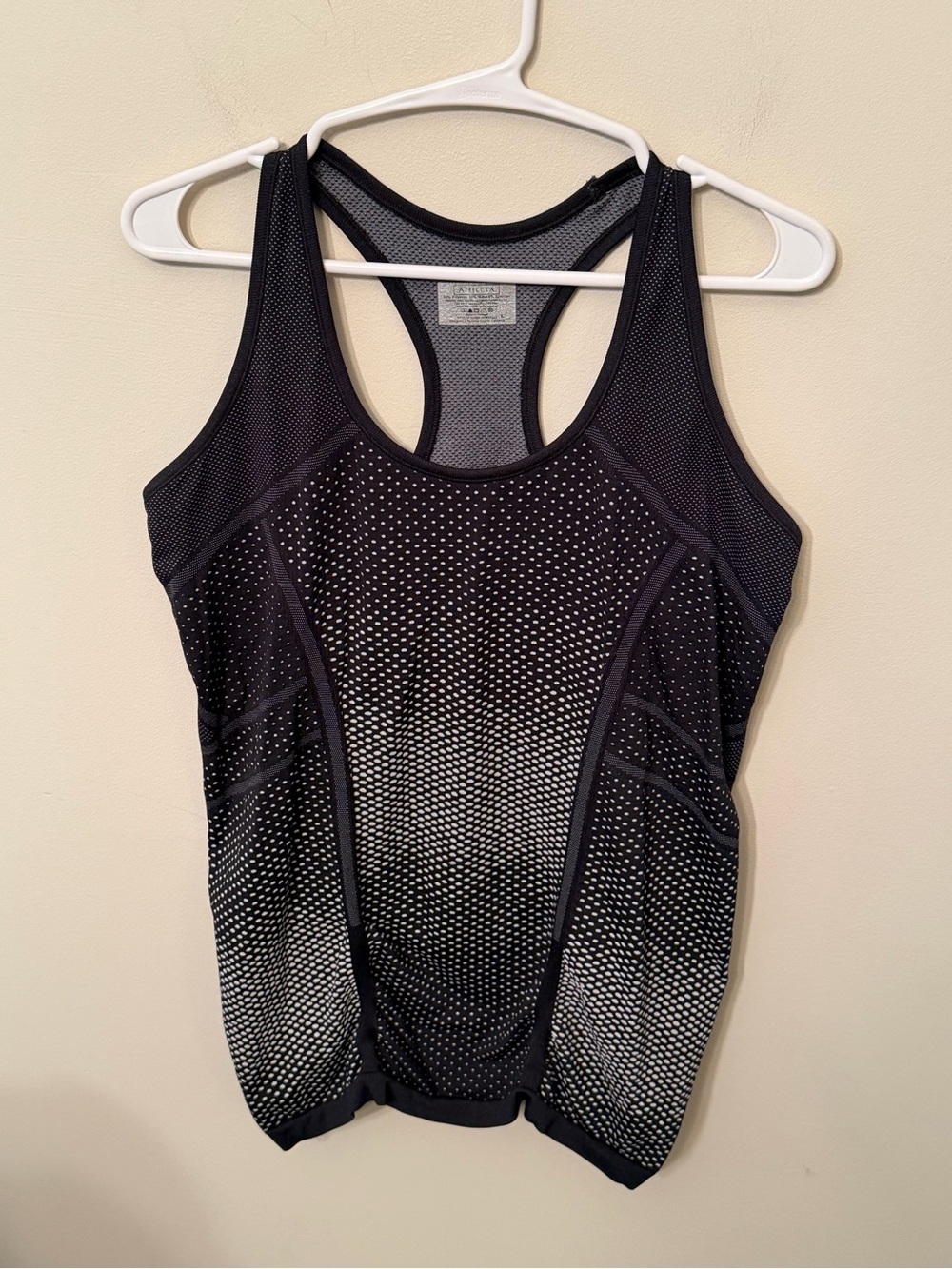 Athleta Momentum Tank Top size Large